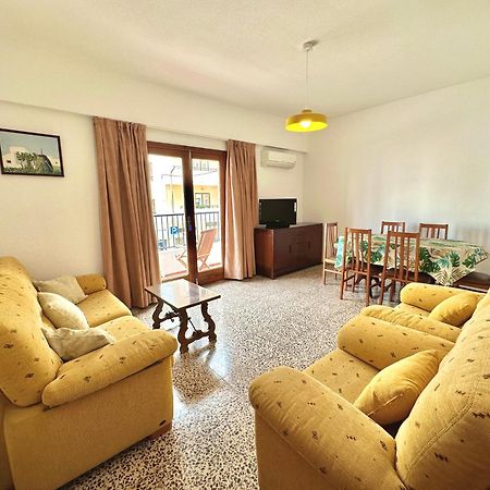 Hostal Y Apartamentos Santa Eulalia Santa Eularia des Riu Bagian luar foto