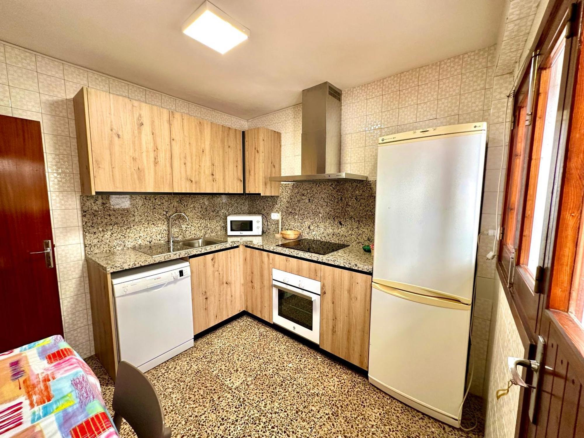 Hostal Y Apartamentos Santa Eulalia Santa Eularia des Riu Bagian luar foto